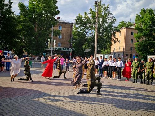 Глава Тувы Владислав Ховалыг сообщил о победе творческой команды из республики во Всероссийском марафоне «Русский вальс».