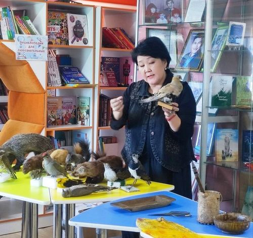 Национал музейниң ажылдакчылары уругларга солун ужуражылганы эрттирген