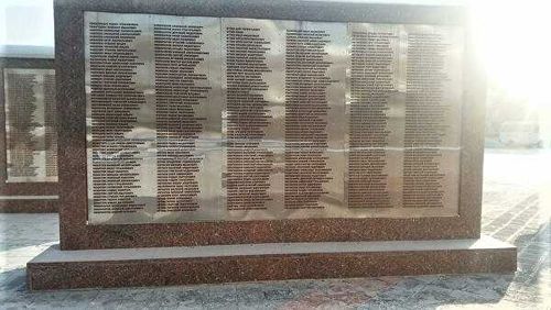 Стелу восстановили, но обида осталась