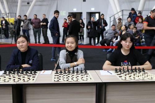 В ТУВЕ ПРОШЁЛ ШАХМАТНЫЙ ТУРНИР КО ДНЮ РОССИИ