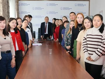 Министр здравоохранения Анатолий Югай встретился с молодыми специалистами
