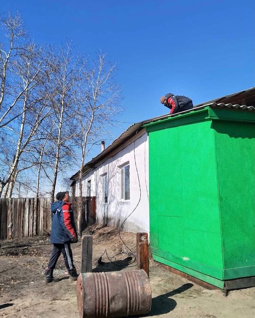 Семье участника СВО помогли подключить дом к электросетям