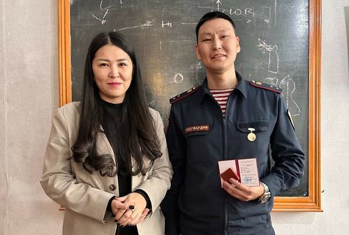 Росгвардеец из Тувы удостоен звания «Почетный донор России»