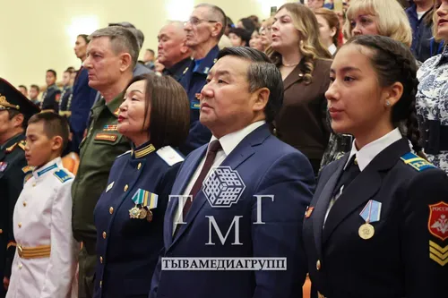 Кызылское президентское кадетское училище торжественно отметило свое 10-летие со дня образования