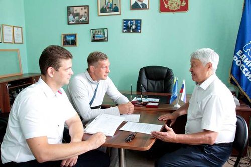 В приёмной Верховного Хурала (парламента) Тувы решили вопросы развития регби в республике 