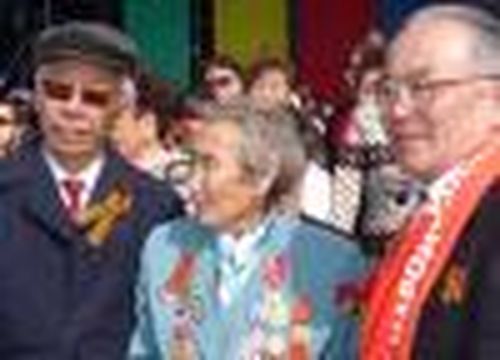 И в бою, и в труде...