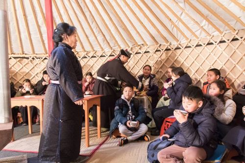 Ак өргээниң аалчылары – 11 дугаар школаның өөреникчилери