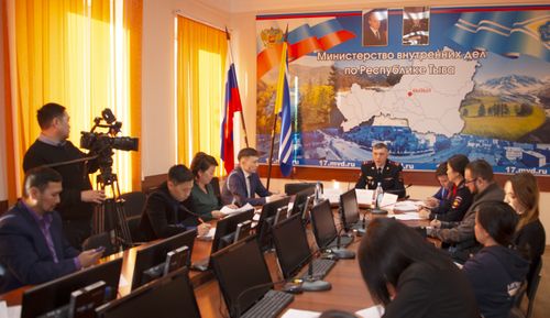 СДЕЛАТЬ ДОРОГИ БЕЗОПАСНЫМИ МОЖНО ЛИШЬ СООБЩА