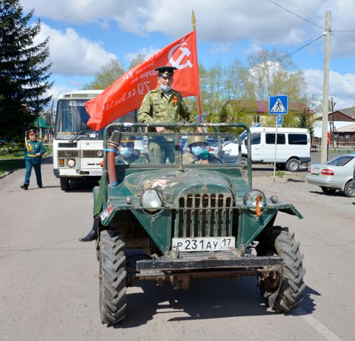 ПАРАД ПРИЕХАЛ К ВЕТЕРАНАМ