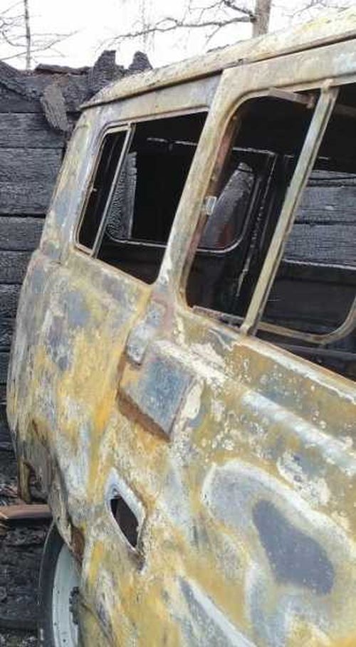 В Тоджинском районе мужчина поджег машину родственников