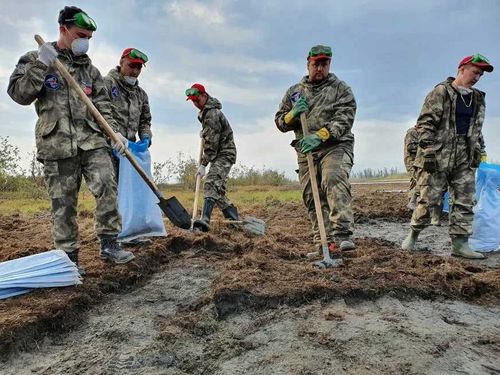 Тувинские активисты ОНФ помогают ликвидировать последствия катастрофы