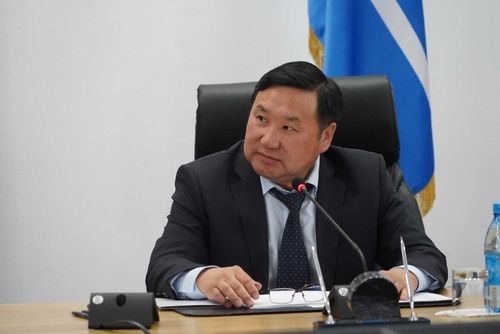 Владислав Ховалыг поручил усилить контрольные мероприятия за исполнением санитарных правил и ограничений