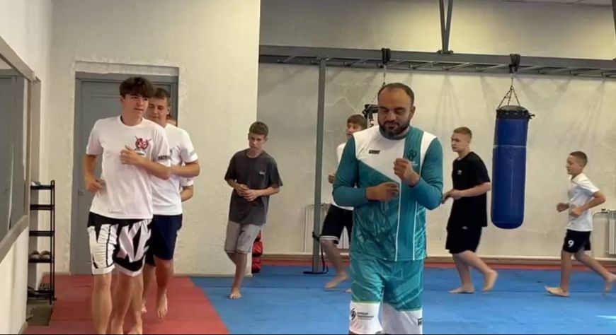 Юные спортсмены из Свердловска ЛНР приняли участие в мастер-классе по каратэ от президента Федерации каратэ Тувы