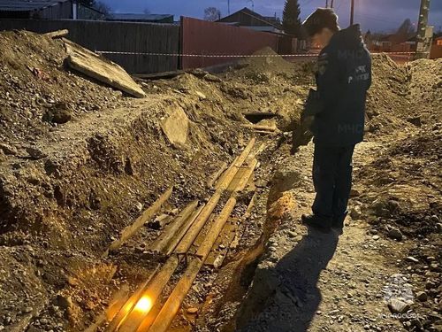 В Ак-Довураке ведутся работы по устранению порыва в трубе теплоснабжения