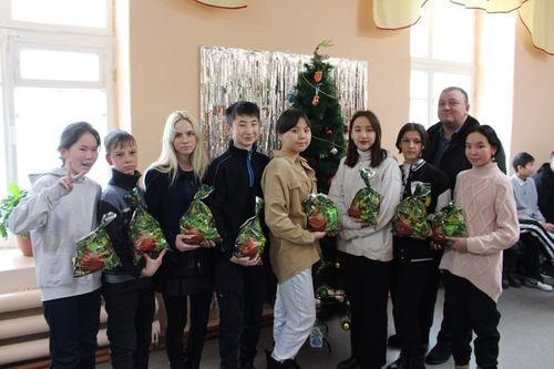 Каждый год предприниматели оказывают благотворительную помощь детям Каа-Хемского района