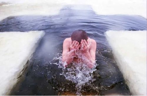 Медики и священники Тувы не рекомендуют нырять в крещенскую купель