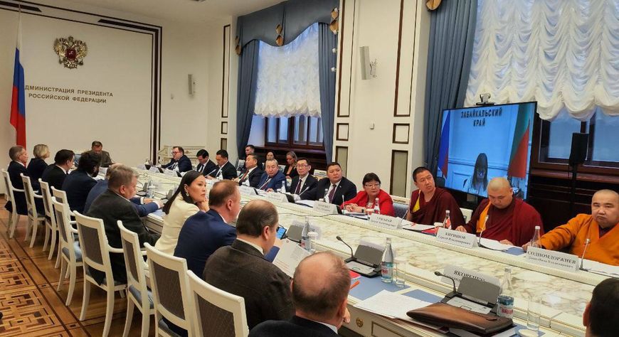 Владислав Ховалыг обсудил подготовку к буддийскому форуму на заседании Попечительского совета