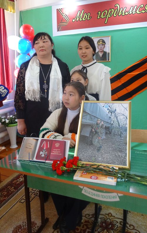 Служил добросовестно, честно, достойно