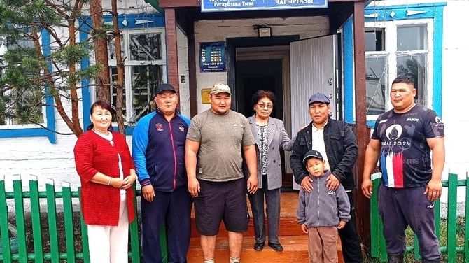 Тываның Начын мөгези Демир-Хая Самдан чону-биле кежиин үлешкен