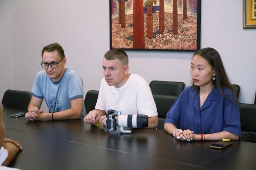 В Туве снимут документальный фильм о горловом пении и камнерезном искусстве