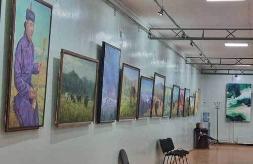 В Доме художника открылась выставка молодого искусства "ARTНаадым"