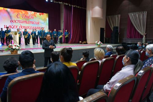 ПЕРВЫЕ УЧИТЕЛЯ, ГЛАВНЫЕ НАСТАВНИКИ