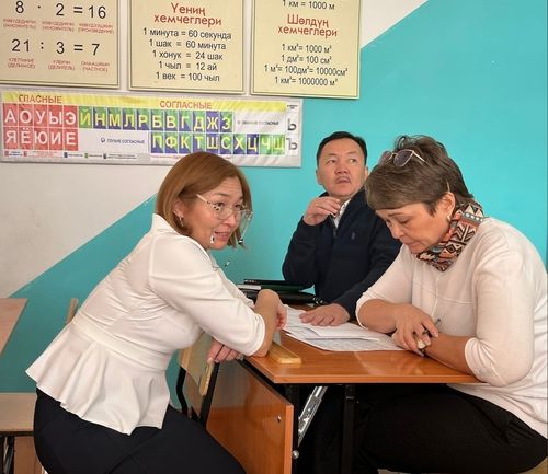 Елена Хардикова Каа-Хем кожуунда социал объектилерни хынаан