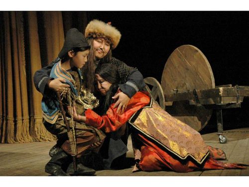 В Туве Национальный музыкально -драматический театр им. В. Кок-оола будет транслировать онлайн-спектакли