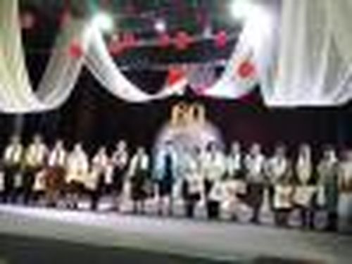 С праздником, родная школа!