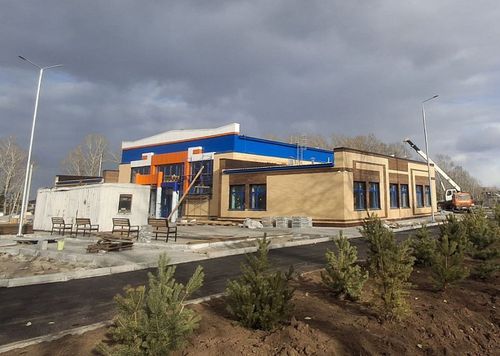 Строительство сельского дома культуры на 250 мест в селе Бай-Хаак Тандинского района Тувы подходит к завершению