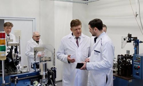 Полпред посетил одно из ведущих предприятий радиоэлектронной промышленности России – завод «Оксид» в Новосибирске