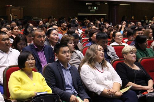 Работникам культуры Тувы рассказали о методах военно-патриотического воспитания Минобороны