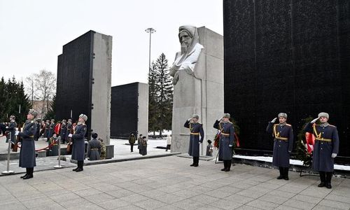 В День Неизвестного Солдата Анатолий Серышев почтил память павших героев