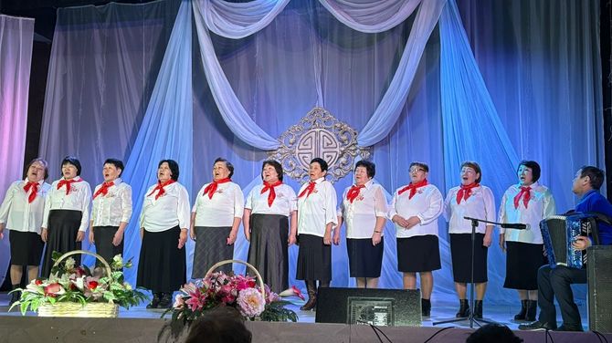 Хоочуннар дайынчыларны деткип, ачы-буян концертин эрттирген