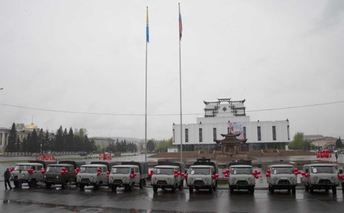 В Туве сегодня вручили новый транспорт сельхозуправлениям