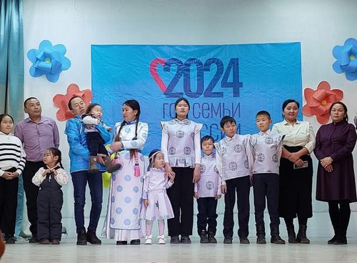 Аваларга болгаш адаларга мөгейиг