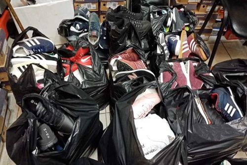 В Туве арестовали обувь почти на 15 тысяч рублей