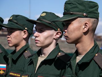 Равняйсь! Смирно!