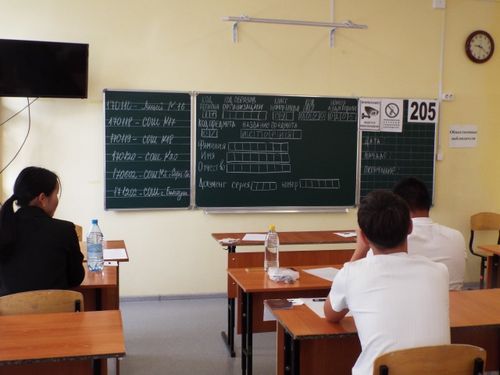 Дополнительный период государственной итоговой аттестации (ГИА) для выпускников 9-х классов проходит в Республике Тыва.