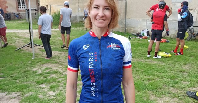 Жительница Кирова проехала на велосипеде из Парижа в Брест и обратно за 87 часов
