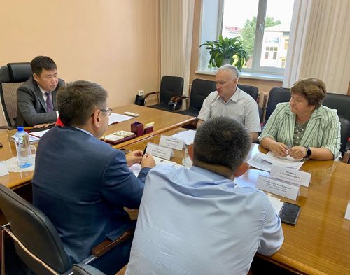 В Кызыле обсудили реализацию проекта "Чистый воздух"