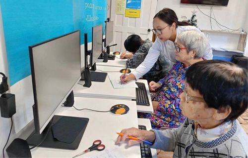 Глава Тувы поздравил соцработников с профессиональным праздником