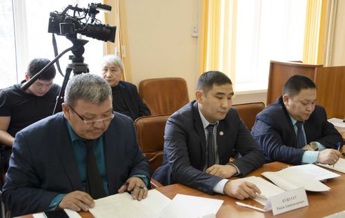 Общественники Тувы поддержали поправки в Конституцию России 