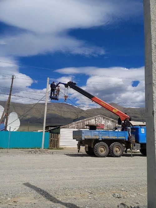 В селе Мугур-Аксы продолжаются работы по подготовке к зимнему периоду