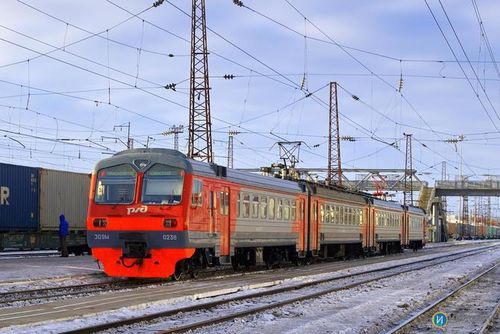 Электричка красноярск уяр. Эд9м Красноярск. Электропоезд Красноярск Иланская. Электричка Красноярск Иланская. Иланская Красноярск.