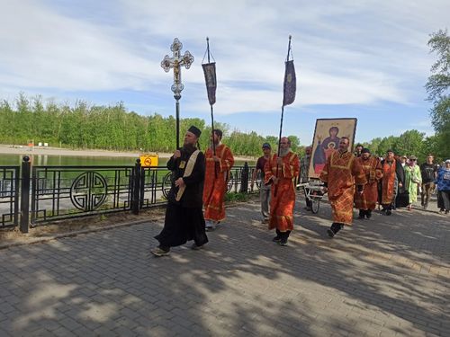 В Туве прошел крестный ход в День памяти Николая Чудотворца