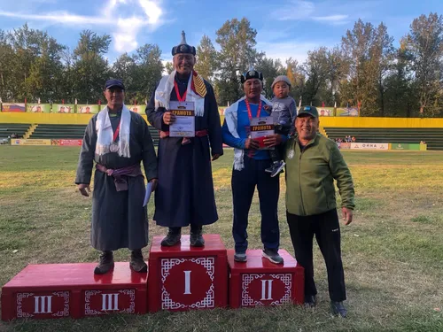 Определились сильнейшие по национальной борьбе хуреш среди ветеранов