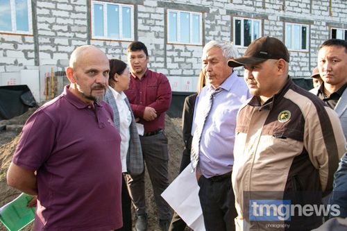 Олег Лукин проинспектировал ключевые строительные объекты  Хову-Аксы