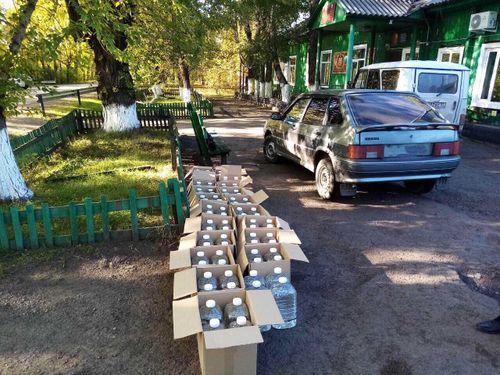 На стационарном посту "Шивилиг" остановлена машина с крупной партией спиртосодержащей жидкости