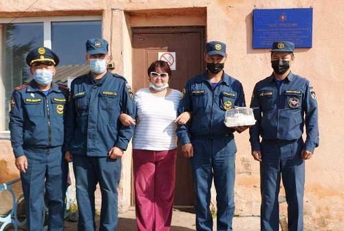 В Туве сотрудники пожарно-спасательной части нашли потерявшуюся в лесу женщину